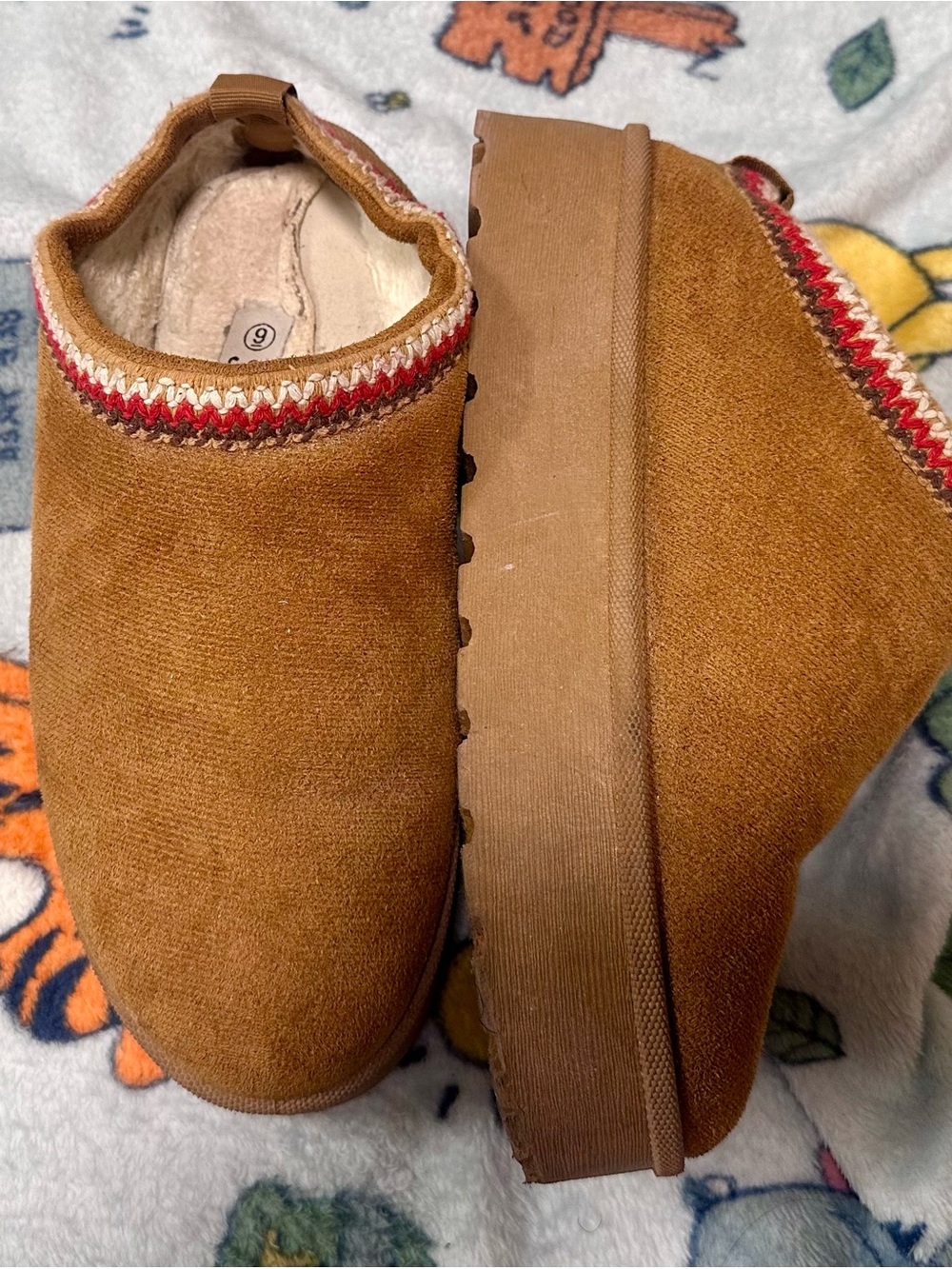 (NEW) Uggs Women’s Tan Cozy Slip-On Suede Shoes with Knit Trim